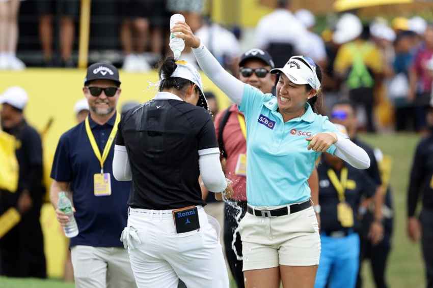 โปรจีน "อาฒยา ฐิติกุล" ยินดีกับ หยิน รั่วหนิง คว้าแชมป์ Maybank Championship 2024 พร้อมคว้ารองแชมป์อย่างสมศักดิ์ศรี 